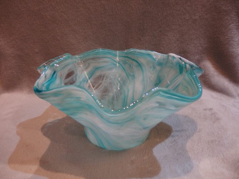 イワタガラスは岩田藤七によって作られた、日本的造形美を追求した工芸品 | ハクラクガラスのブログ